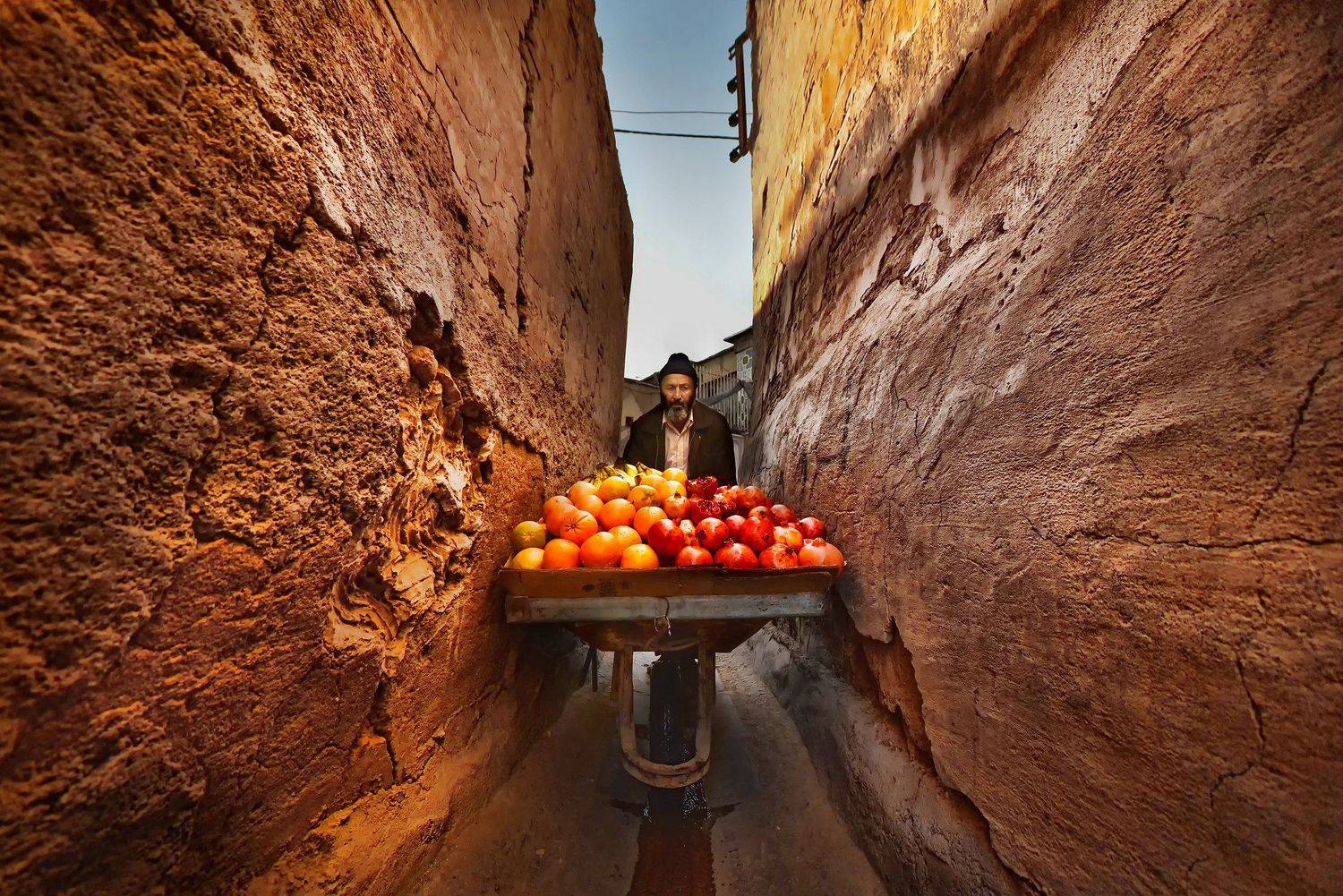 #street #alley #rezamoeinpour  #man  #color #fruit  #shiraz  #iran #job, Reza Moeinpour