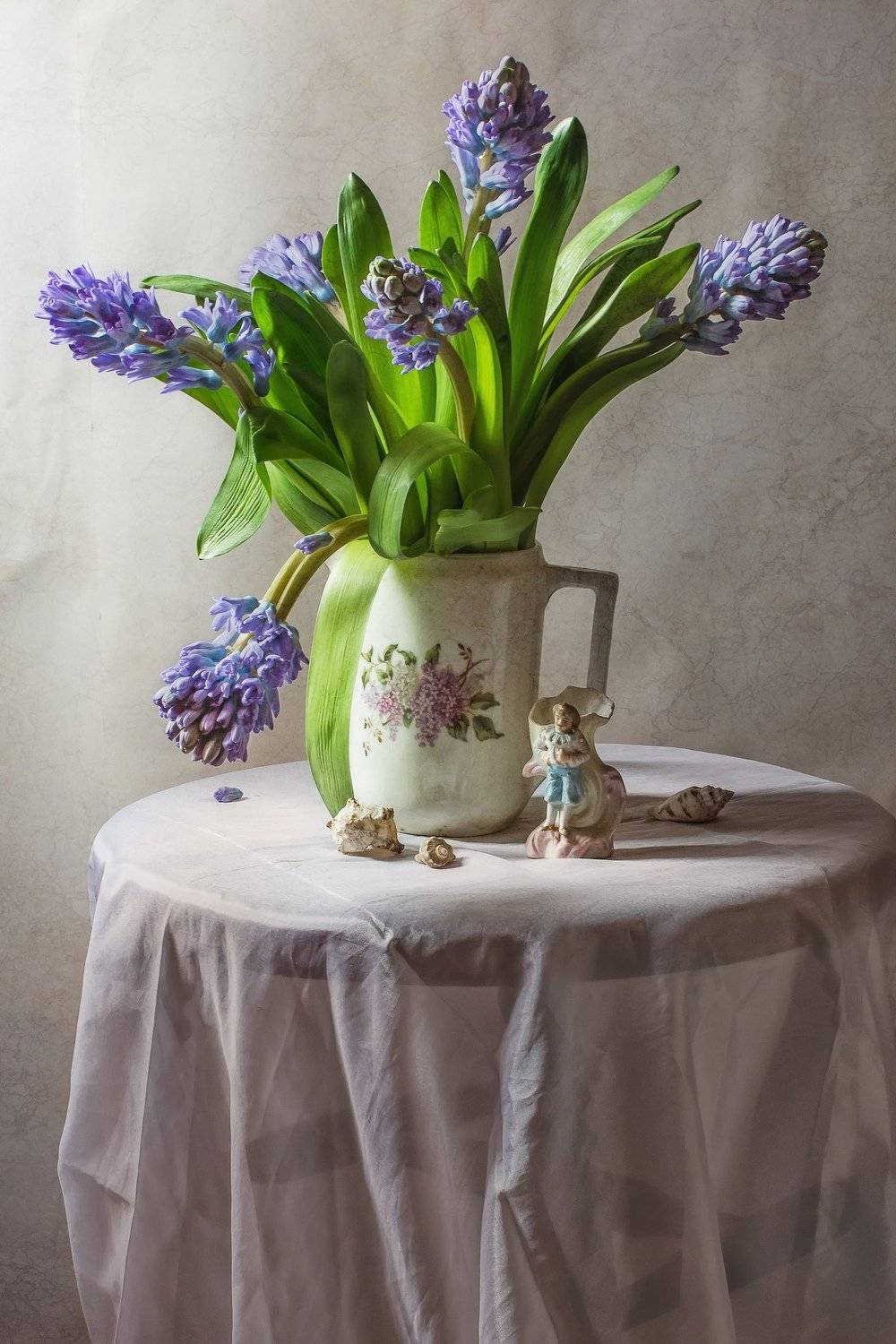натюрморт, фарфор, кувшин, цветы, гиацинты, Анна Петина