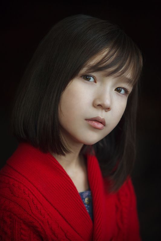 дети, портрет, взгляд, настроение,эмоции, утро, студия, красное Линара фото превью