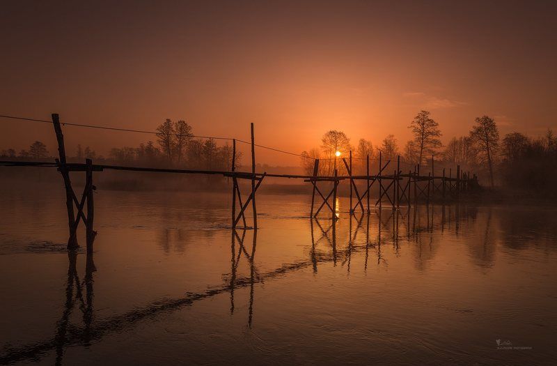 Sunrise on the River фото превью
