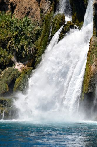 Падающая вода