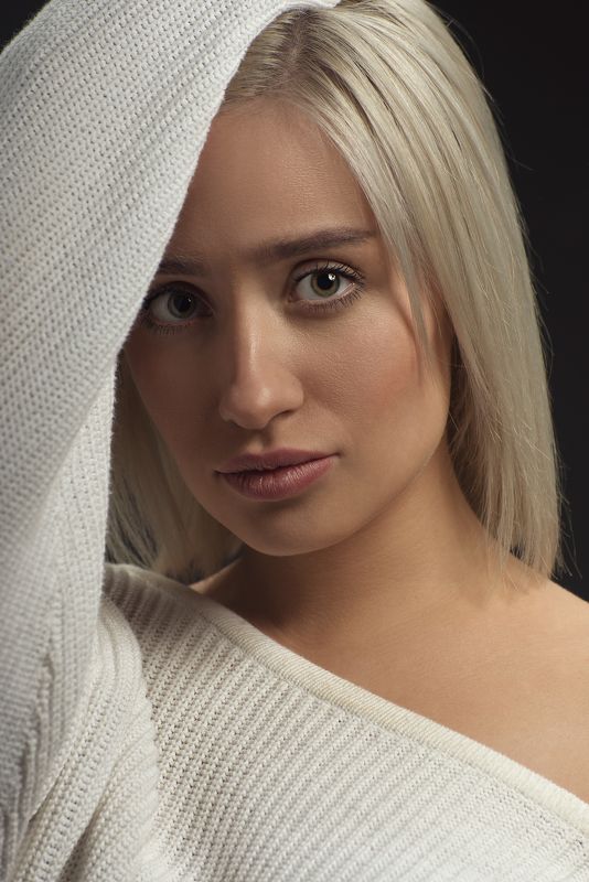 портрет, блондинка, студия Полина фото превью