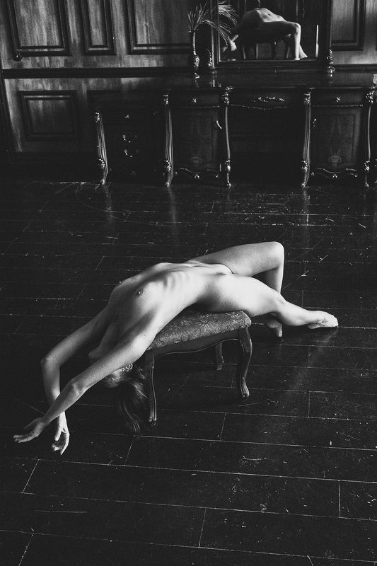 #minimalism, #artnude, #artpeople, #framedart, #paris, #newyork, #artforsale, #erotic, , #nude, #berlin, #amsterdam, #moderart, #nudephotography, #artisticphotography, #tokyo, #blackandwhitephotography, #details, #beauty, #sensual, #sensuality, #model,   фото превью