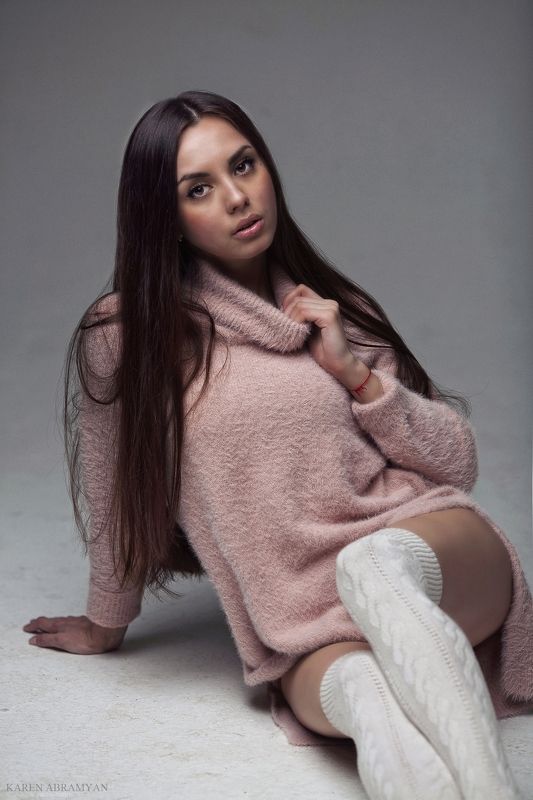 karenabramyan,portrait,art,picture,girl,dress,dailyart,dailypic,sexy,cute,studio,nice,karenabramyanphotography sweater фото превью