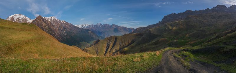 природа, пейзаж, горы, кавказ, природа россии, дикая природа, закат, свет, облака, вечер, весна,  панорама Дорогами трудными фото превью