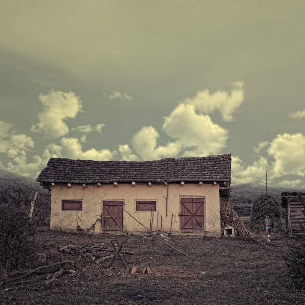 home, old, woman, grass, ladder, alone, sky, clouds, Caras Ionut