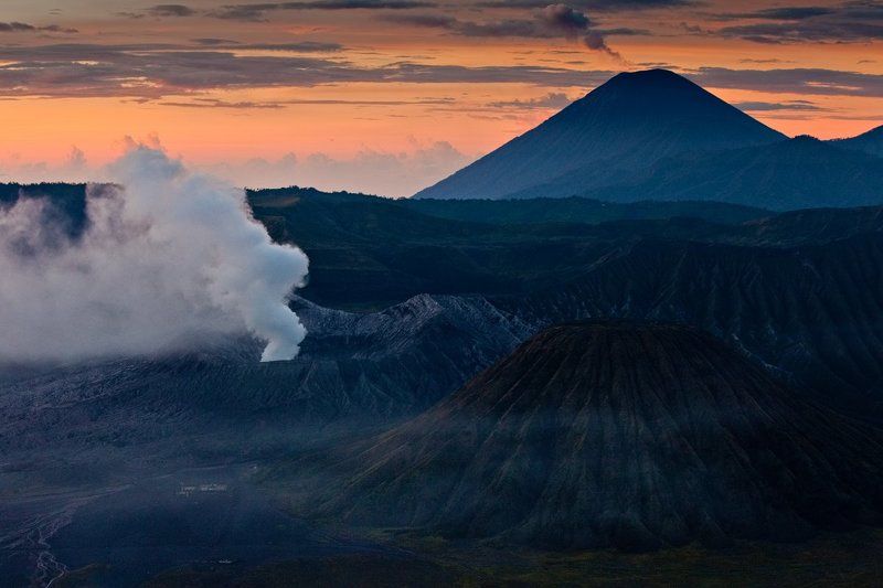 индонезия, остров ява, бромо Утро над Бромо фото превью
