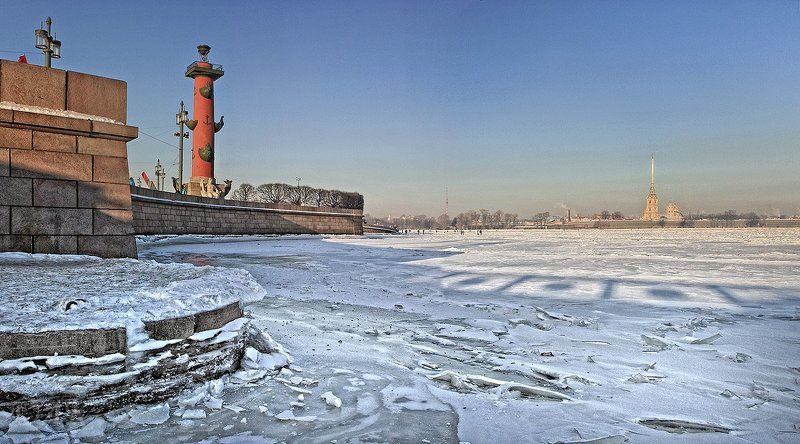 на стрелке Васильевского... фото превью