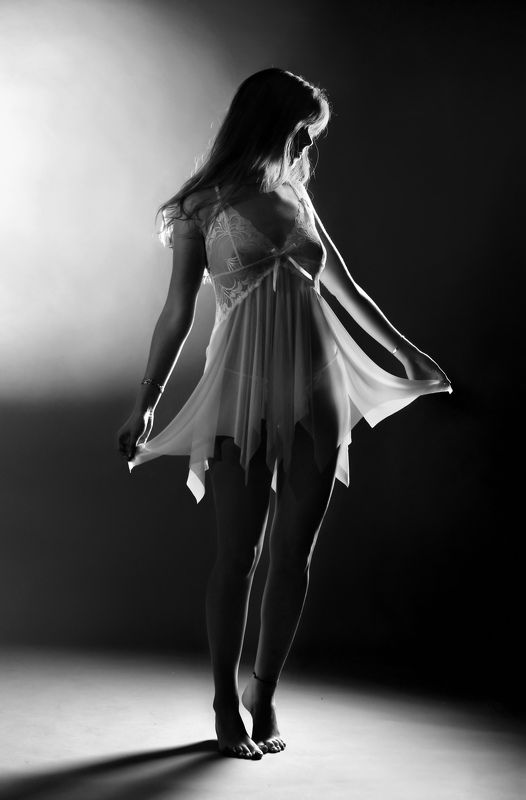 girl, model, night, beauty, hair, legs, fashion, emotive, backlight, sexy, transparent, monochrome, Night Beauty фото превью