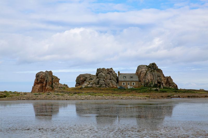 Between rocks фото превью