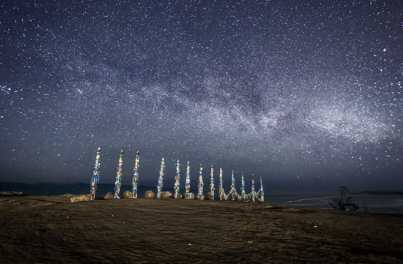 байкал, зима, снег, путешествие, ночь, звезды, звездное небо, млечный путь, культура, традиции, наследие Сэргэ фото превью