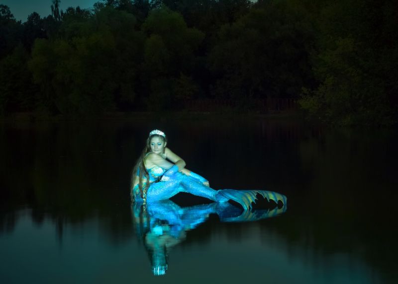 lightpainting, lightart, longexposure, nightphotography, light, night, portrait I met a real mermaid! фото превью