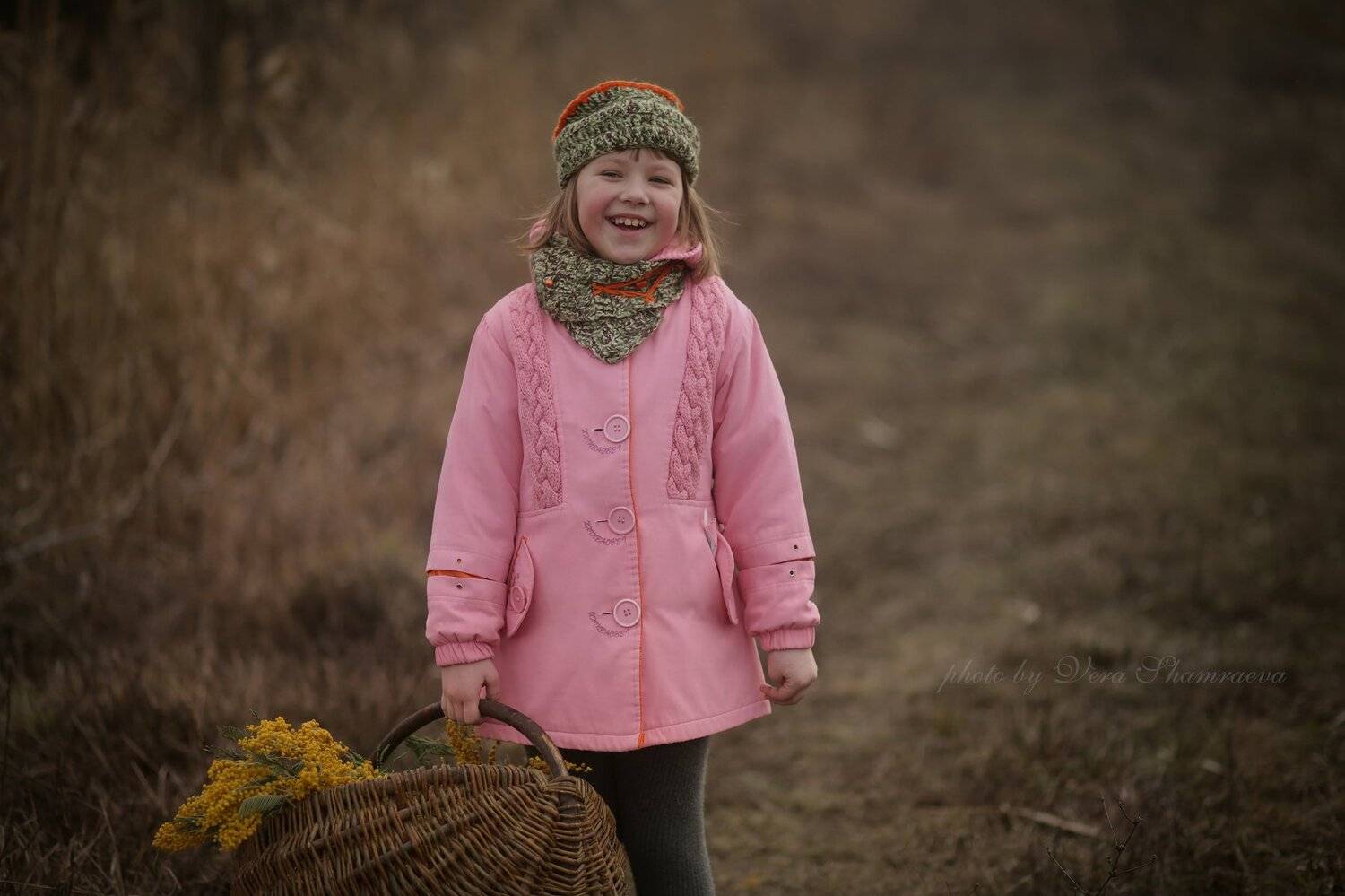 мимоза корзина и девочка, Вера Шамраева
