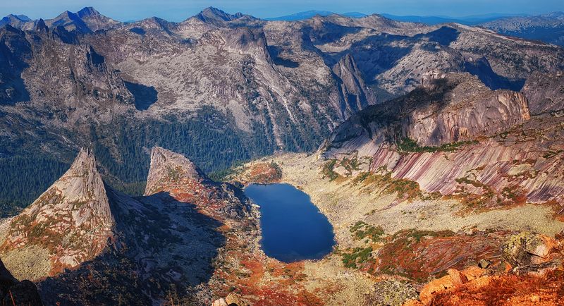 ергаки Спускаясь с перевала фото превью