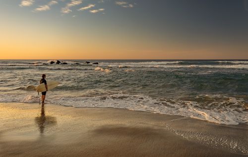 вглядываясь