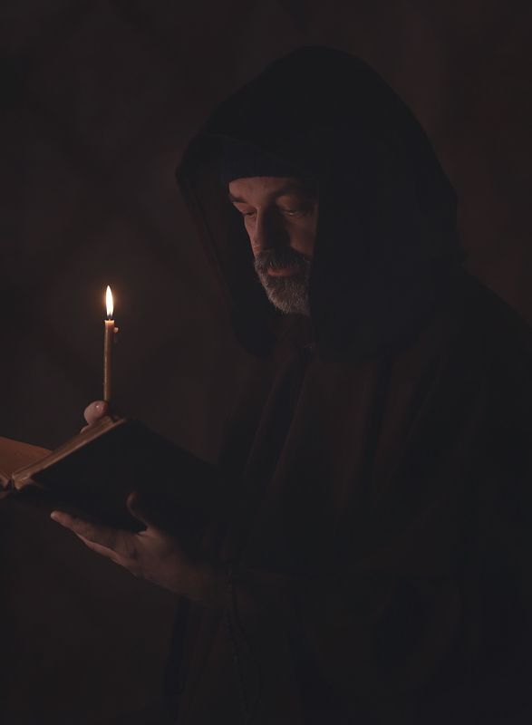 Монах. фото превью