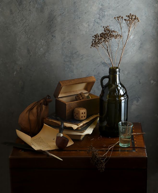 С трубкой фото превью