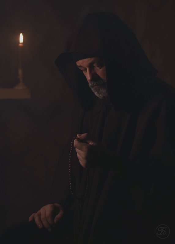 Монах. фото превью