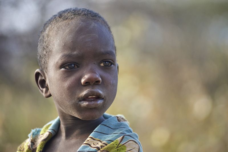 Африка Hadza Sony племя Мальчик из племени Хадза фото превью