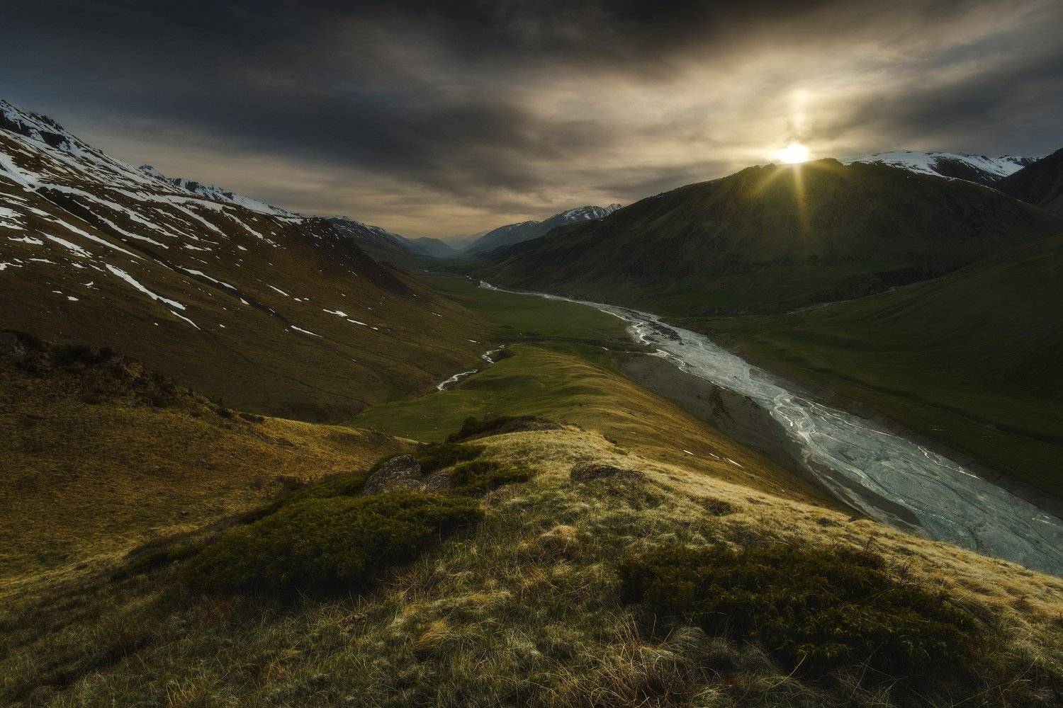 киргизия, кыргызстан, средняя азия, горы, каньон, скалы, пейзаж, весна, ущелье, река, закат, Оборотов Алексей