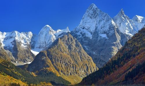 Осенний вечер в горах,Гоначхир