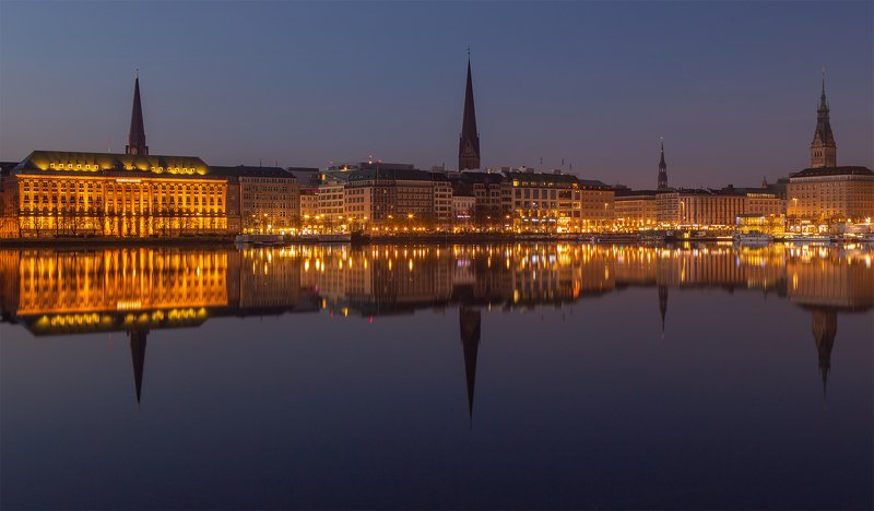 В отражении Альстера фото превью