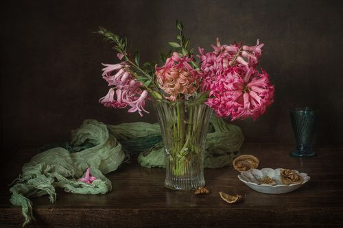 Розовые гиацинты