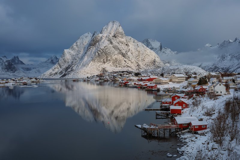 norway, lofoten, lofoten islands, рейне, reine Утро в рыбацкой деревне. фото превью