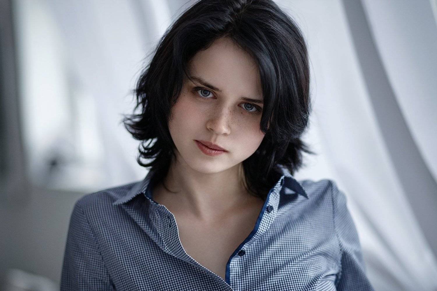 портрет девушка, Михаил Корнилов