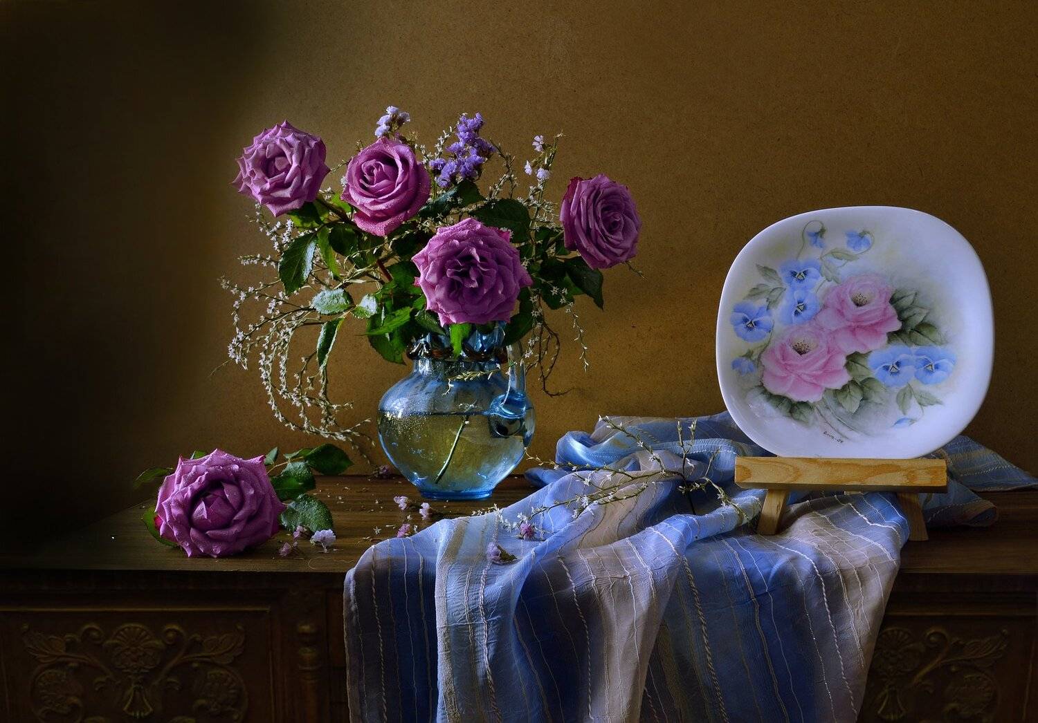 still life,натюрморт,фото натюрморт, весна, март,цветы,розы, фарфор, мольберт, Колова Валентина