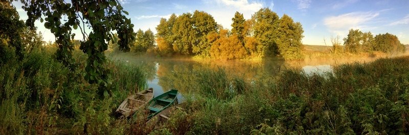 У реки фото превью