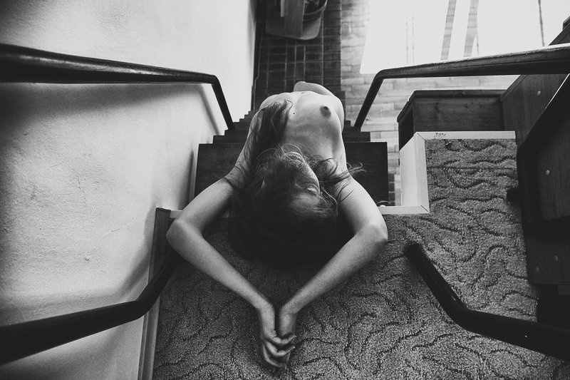 Naked prayer фото превью