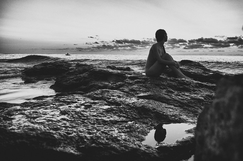 Reflections of a stranger фото превью