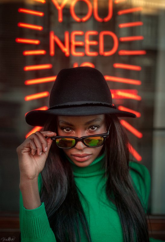 portrait, art, colorful, light, red, black, green, neon, lights, outdoor, eyes, beautiful, fashion, model, 35mm, pretty, female, istanbul, nikon, beauty, yellow, white, sigma Princess фото превью