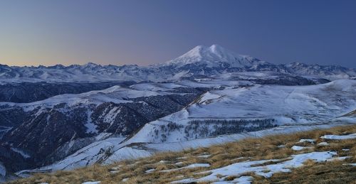 Предрассветный Эльбрус