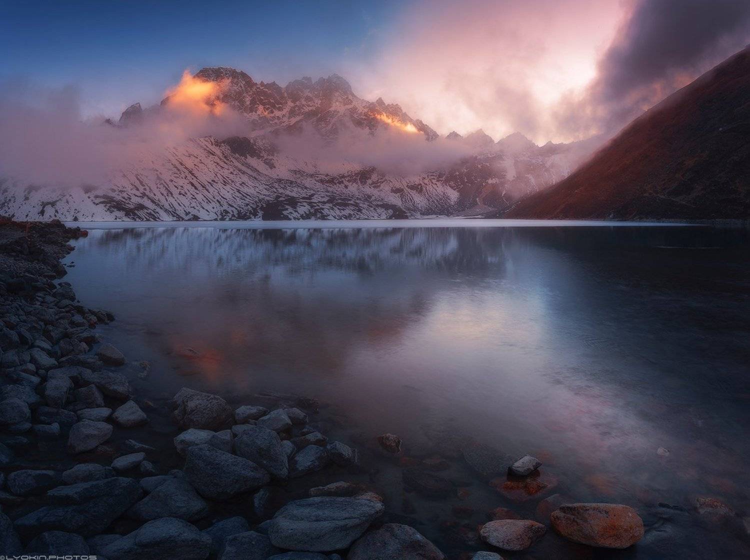 sunset on gokyo lake, Lyokin