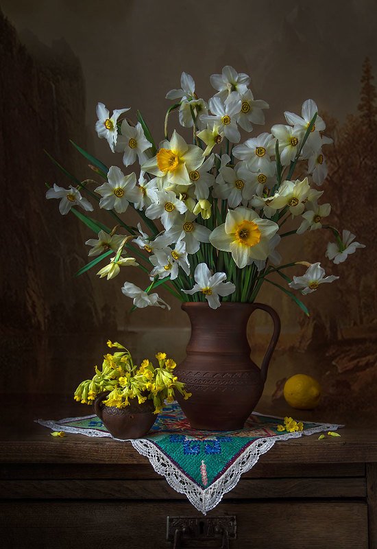 натюрморт с нарциссами,весна,букет,цветы,апрель,художественное фото,искусство.  фото превью