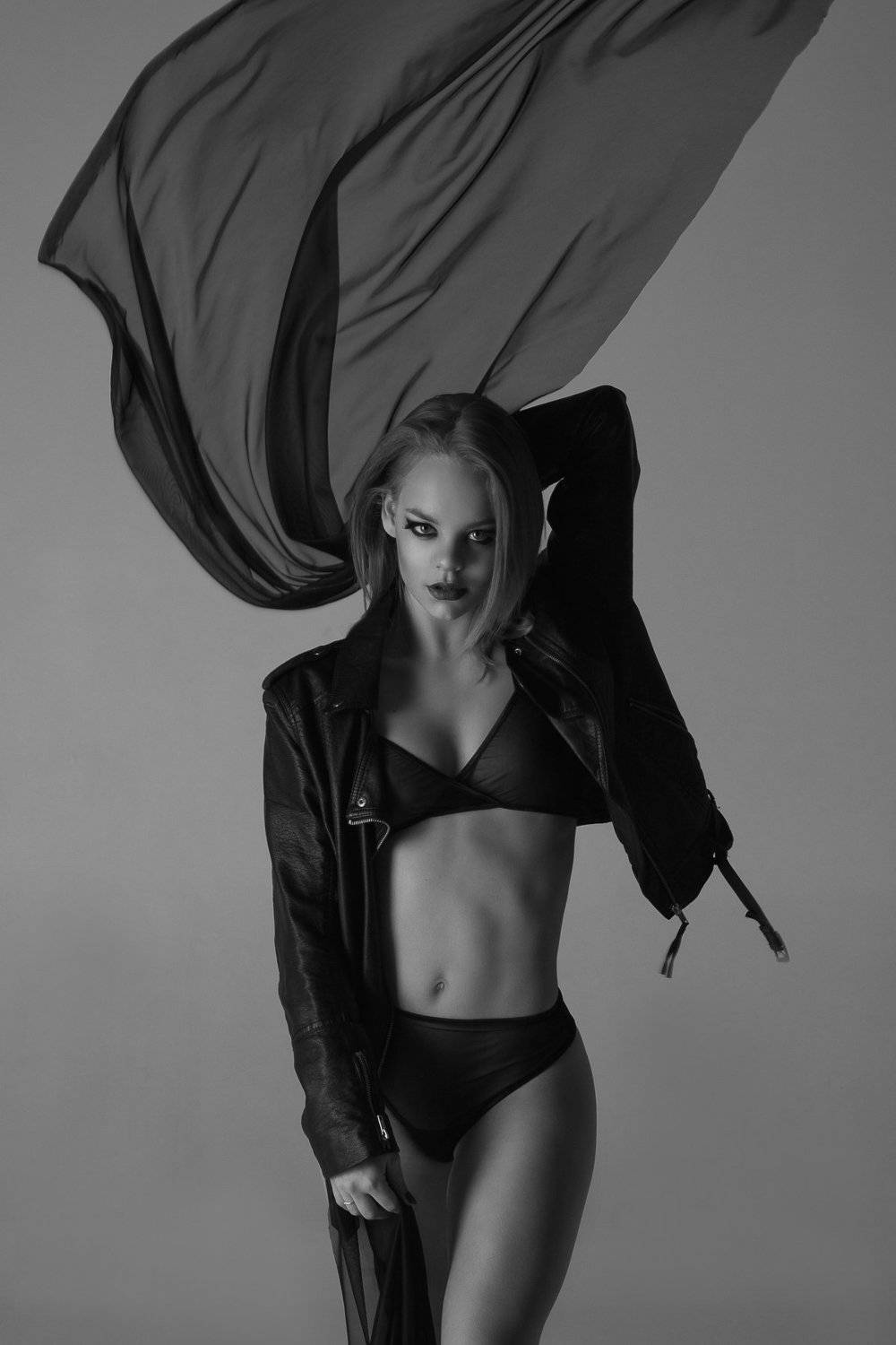 Ткань, Оля Власова