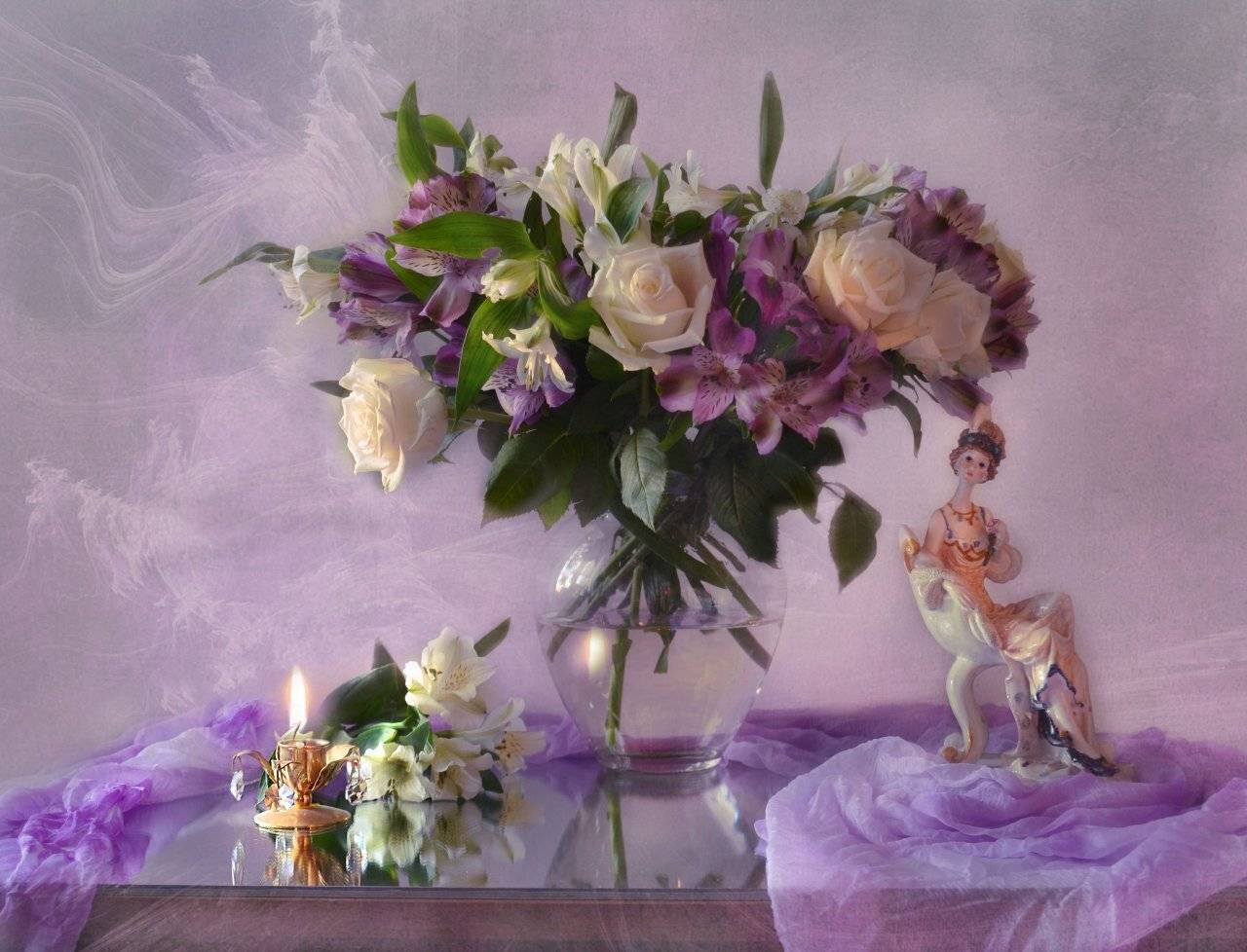 still life,натюрморт,цветы, фото натюрморт, фарфор, статуэтка, розы, подсвечник, отражение, зеркало, весна, апрель, альстромерия, Колова Валентина