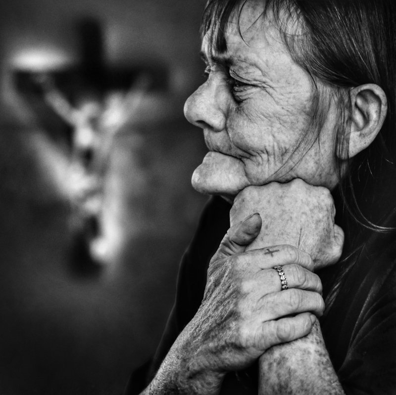 Жанровый портрет  Во что же верить фото превью