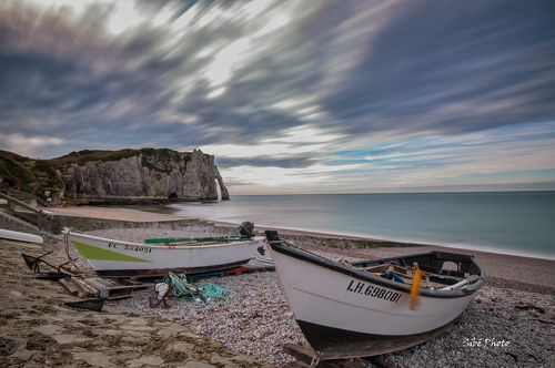 Sur la plage d'Etretat