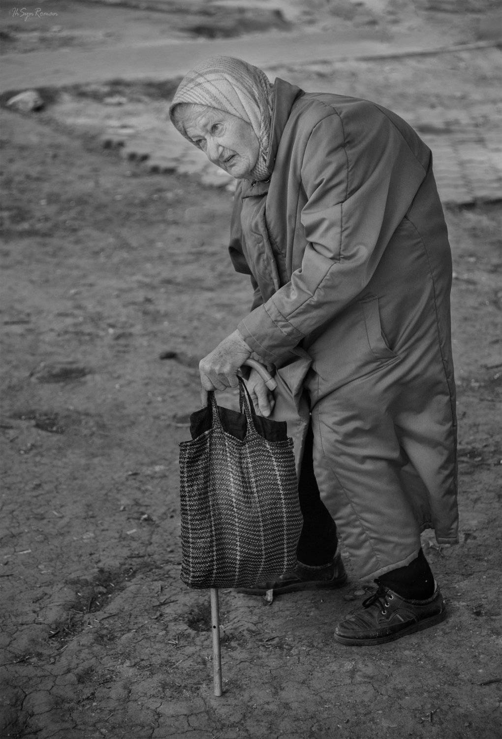 женщина,бабушка,жанр,улица, Roma  Chitinskiy