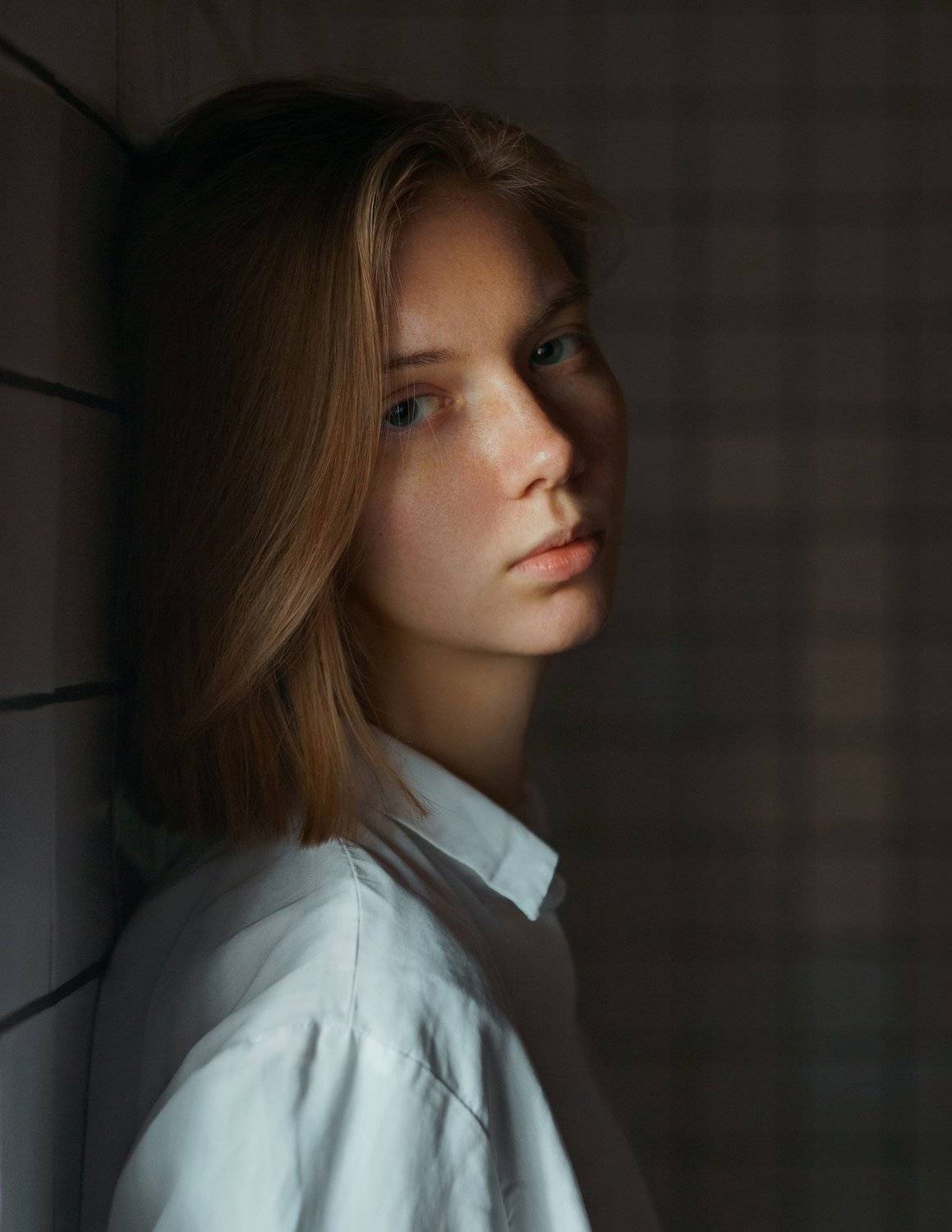 portrait, портрет, girl, indoor, studio, девушка, glass, december, ламповый, retouch, ретушь, цвет, lamp, sony, Павел Фишар