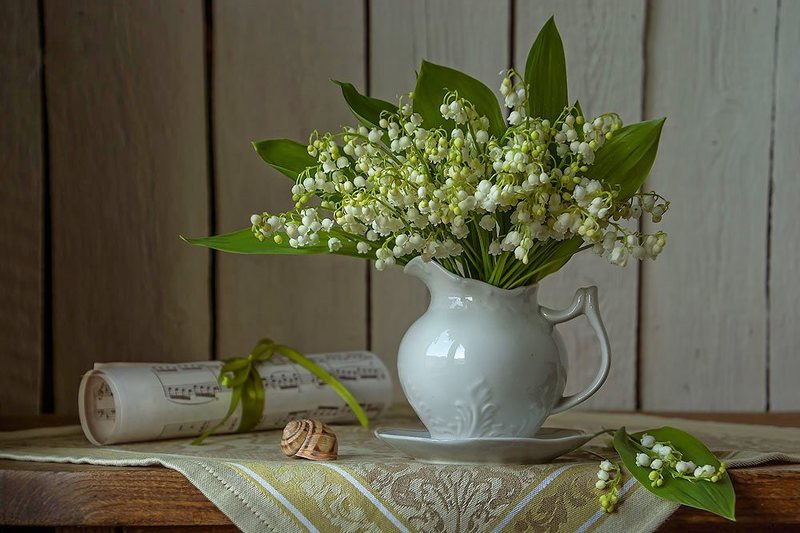 цветочный натюрморт с ландышами,весна,художественное фото,искусство.  фото превью