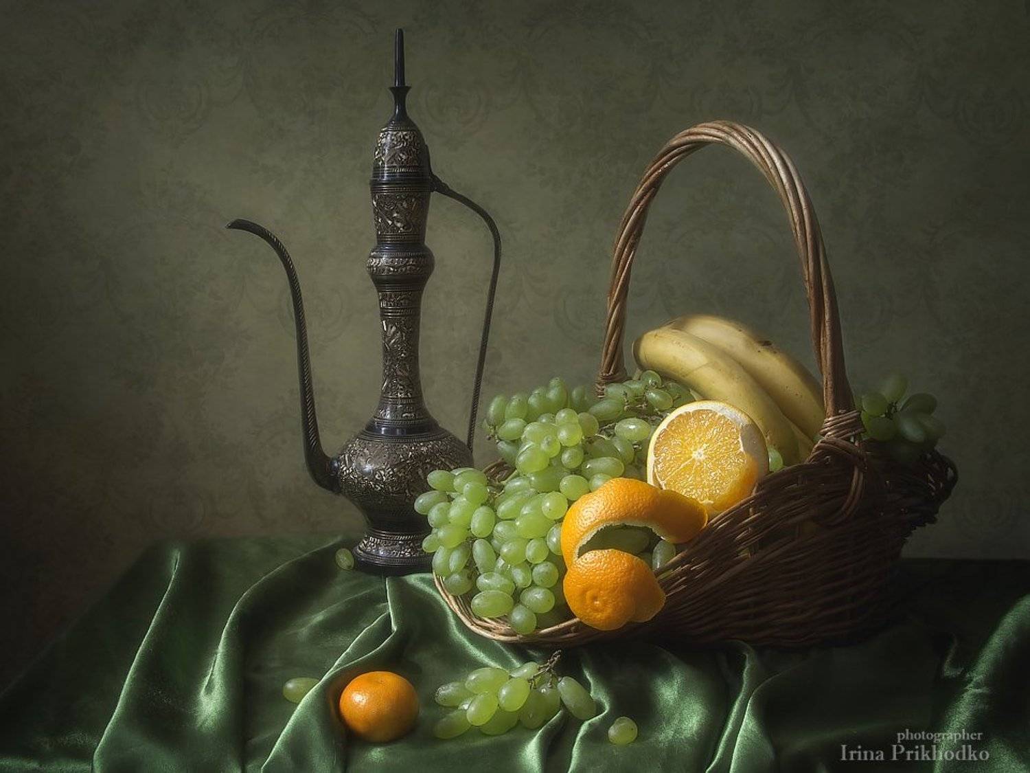 натюрморт, фрукты, винтажный, корзина, виноград, Ирина Приходько