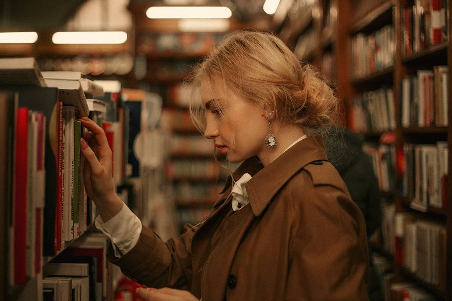 саратов, aroundarknessphoto, beautiful, beautifulgirl, read, portrait, portraitgir, Сабина Годжаева