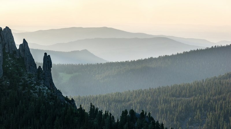 горы, сибирь, саяны, западный саян, ергаки, каменный замок, скала, ангел, вечер Ангел вечерний фото превью