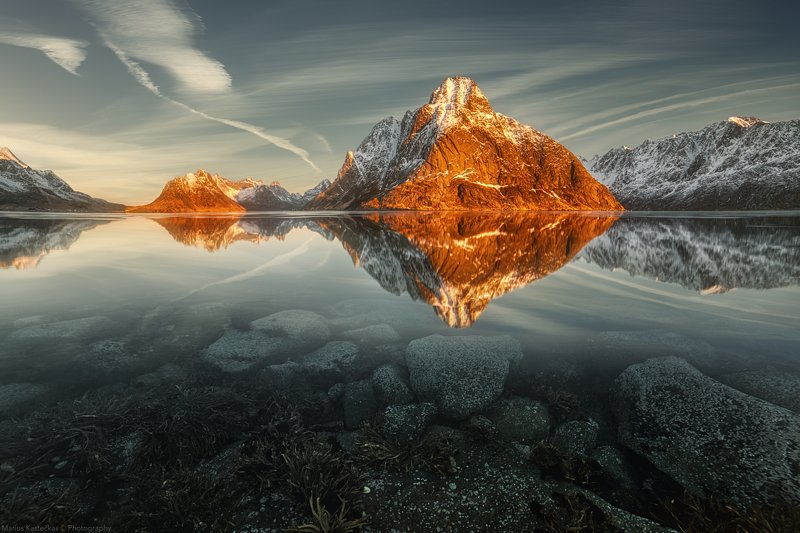 ight, sun, clouds, mountains, reflection, norway, nature, landscape, magic light, beauty in nature, norway sea, seascape, magical, art, scenics, dreamlike, outdoors, no people, lofoten, rocks, fjords, norwegian, snow, ice, winter, still, Lofoten фото превью