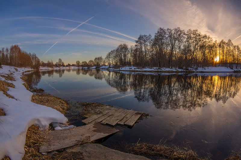 апрель на маленькой речке фото превью