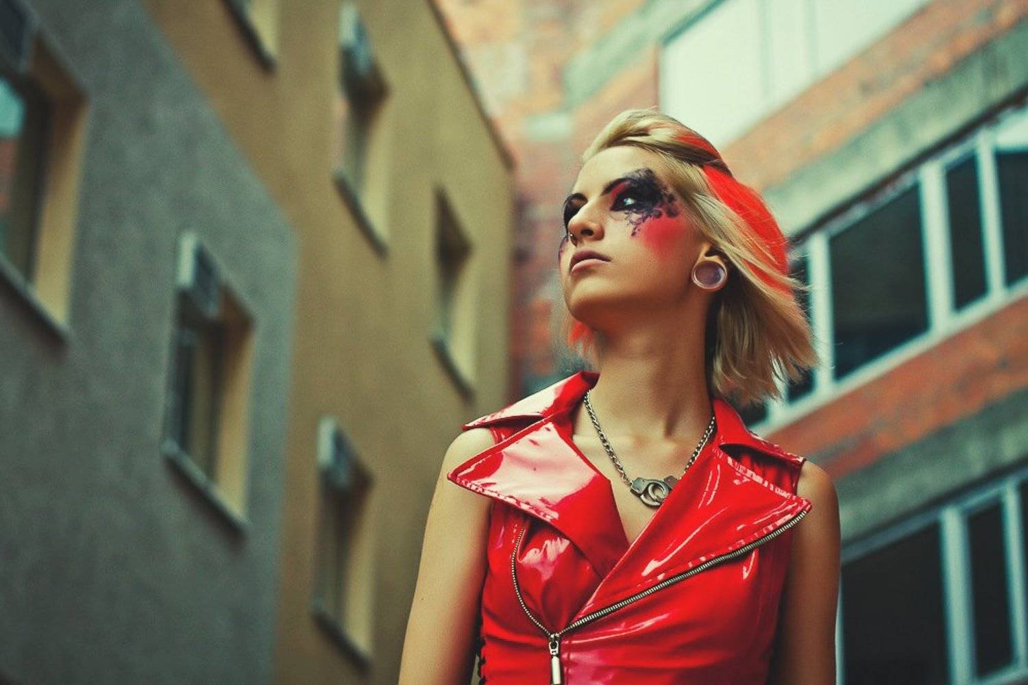 girl, red, make up, trash, tunnels, city, buildings, девушка, красный, тоннели, здания, Скрипка Виктория